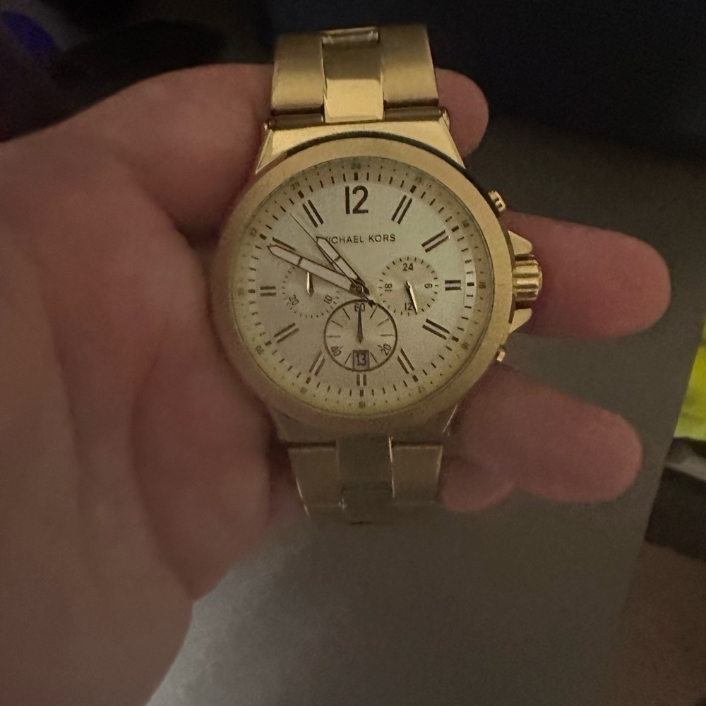 Gold Watch - Picture 3 of 3